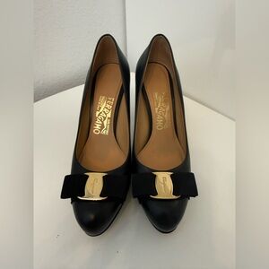Salvatore Ferragamo Black Leather Women's Shoes size 5